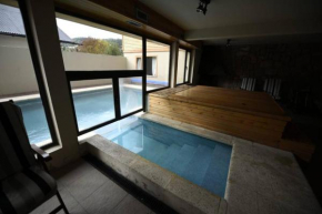 Departamento con pileta, centro de SMA. 2 personas San Martin De Los Andes
